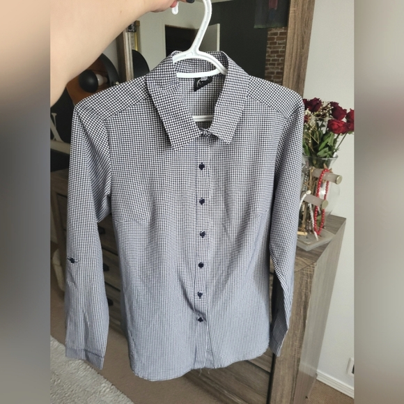 Formal black/white top - Picture 1 of 2